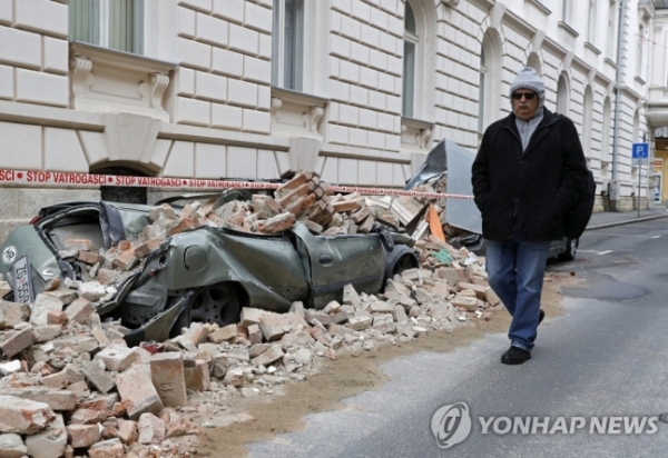 크로아티아 지진으로 파손된 차량(사진제공=연합뉴스)